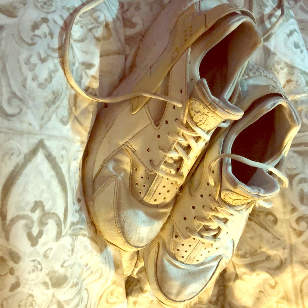 white Nike Huaraches